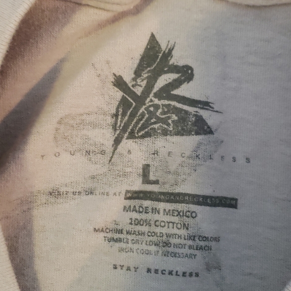 T-SHIRT - Picture 2 of 2